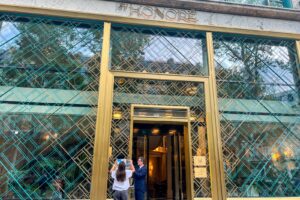Read more about the article Dramatic views and even a pool in the heart of Paris: A review of Kimpton St Honoré Paris