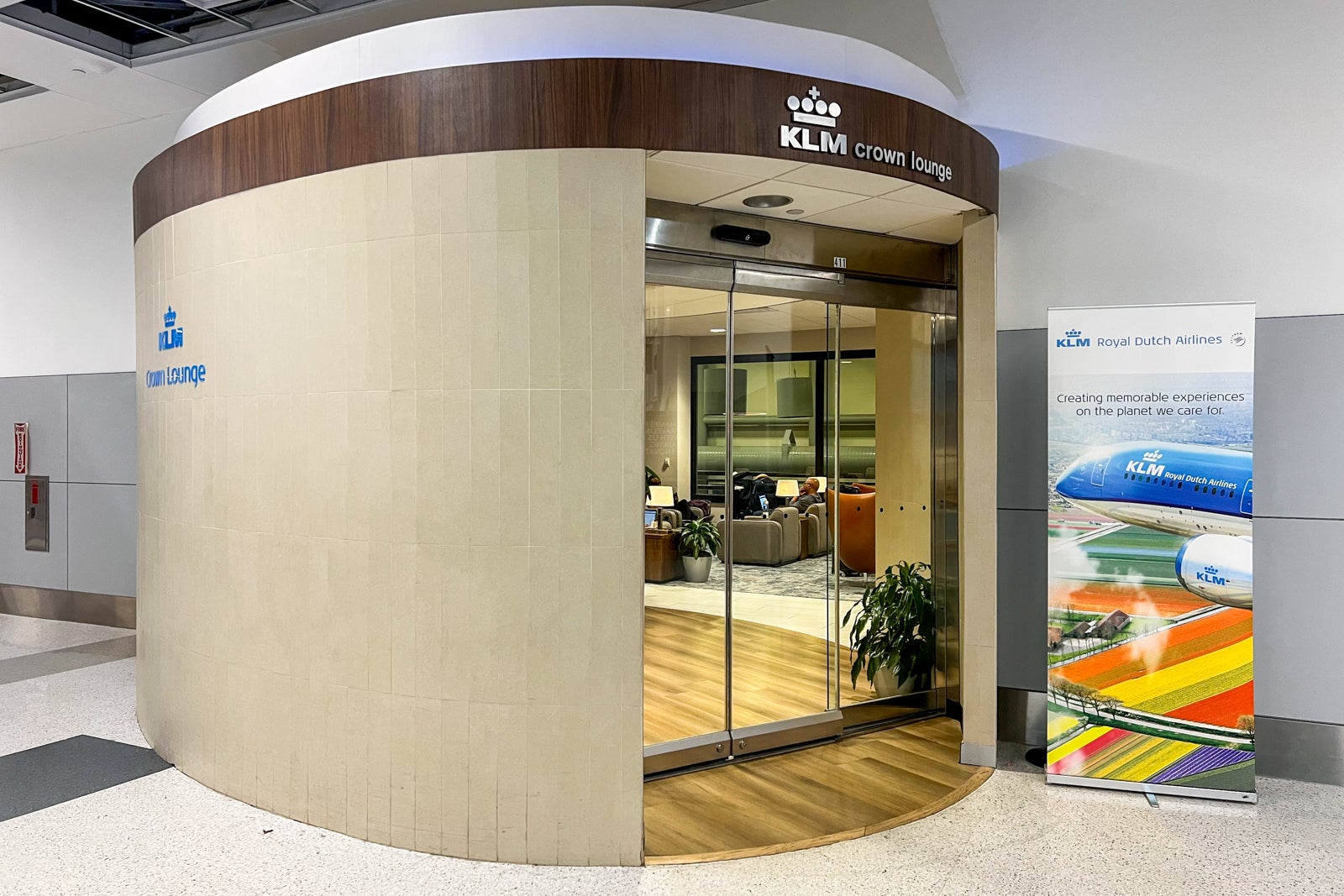 You are currently viewing Only KLM lounge in the US now has a fresh look in Houston — and it’s accessible with Priority Pass