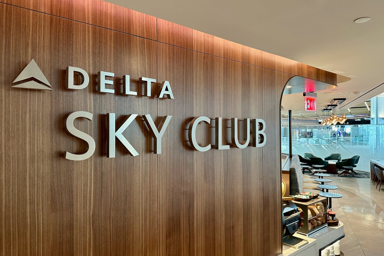 You are currently viewing Why the Delta SkyMiles Reserve card is the best card I’ve added to my wallet in the past year
