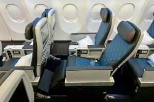 Read more about the article Secure a better seat! The ultimate guide to getting upgraded on Delta flights