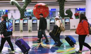 Read more about the article Christmas travel is here: What you can expect this holiday season