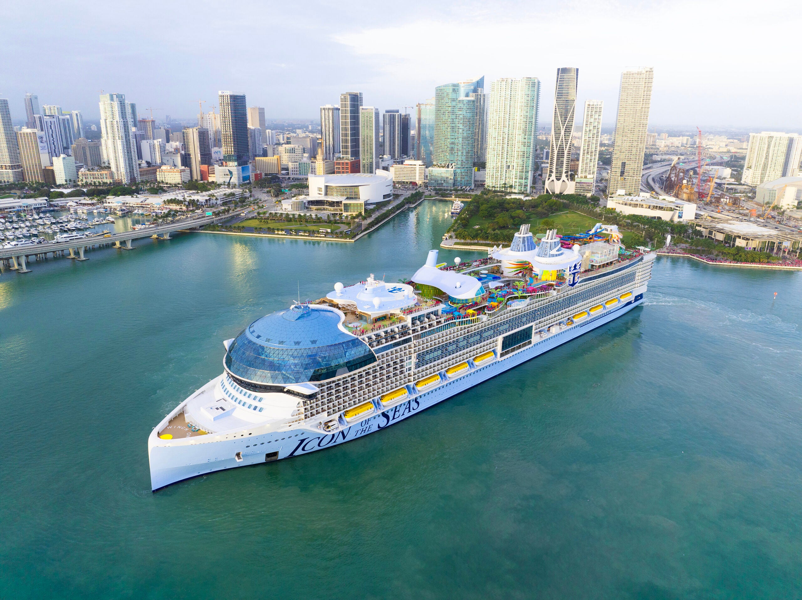 You are currently viewing Royal Caribbean cruise ships from newest to oldest — a complete list