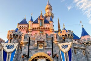 Read more about the article How to use points to buy Disney tickets