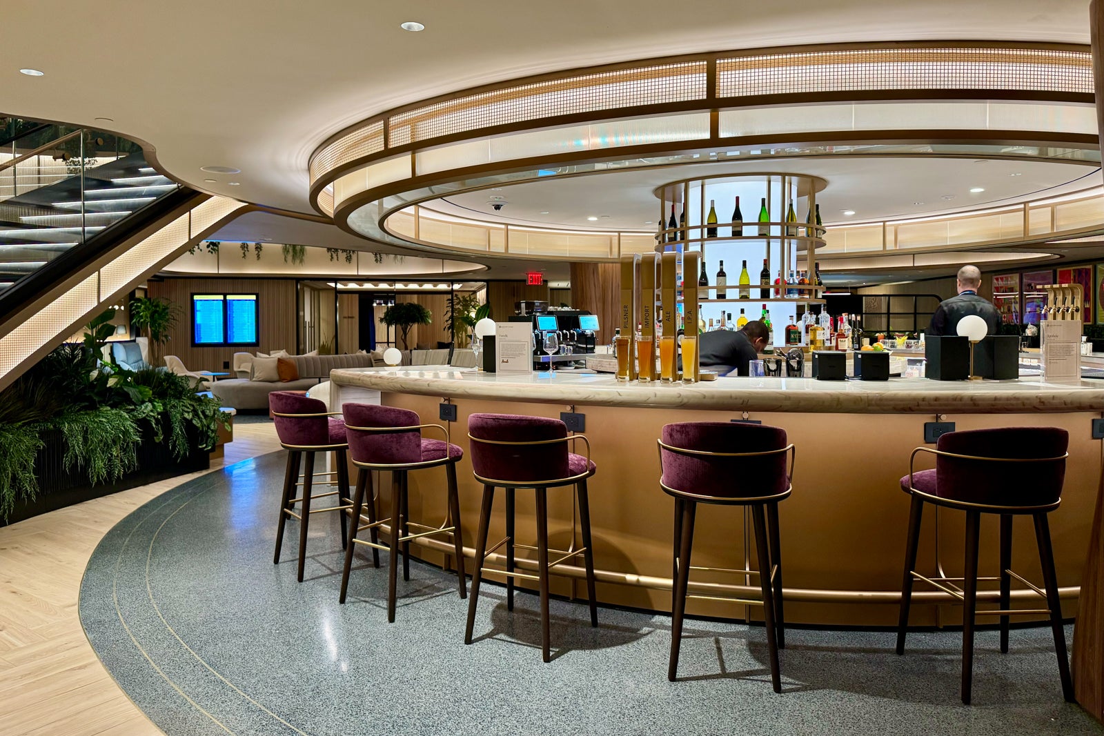 You are currently viewing Chase just debuted its LaGuardia lounge — and it’s the nicest in the entire airport