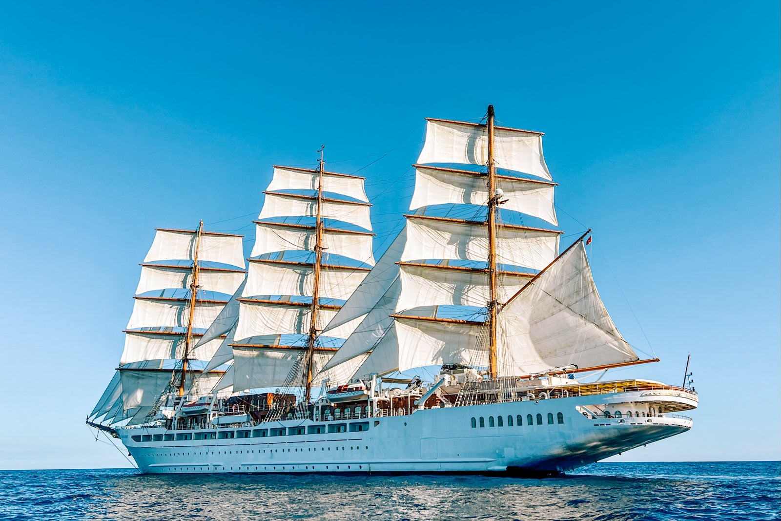Read more about the article These 3 lesser-known cruise lines offer amazing voyages on sail-powered ships