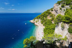 Read more about the article From the coast of Croatia to the mountains of Thailand: The best road trips outside the US