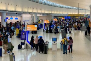 Read more about the article JetBlue hikes checked bag fees again to a whopping $70